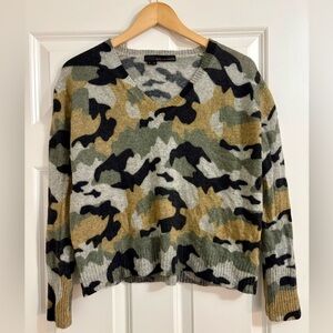 360 Cashmere Camouflage V-Neck Sweater